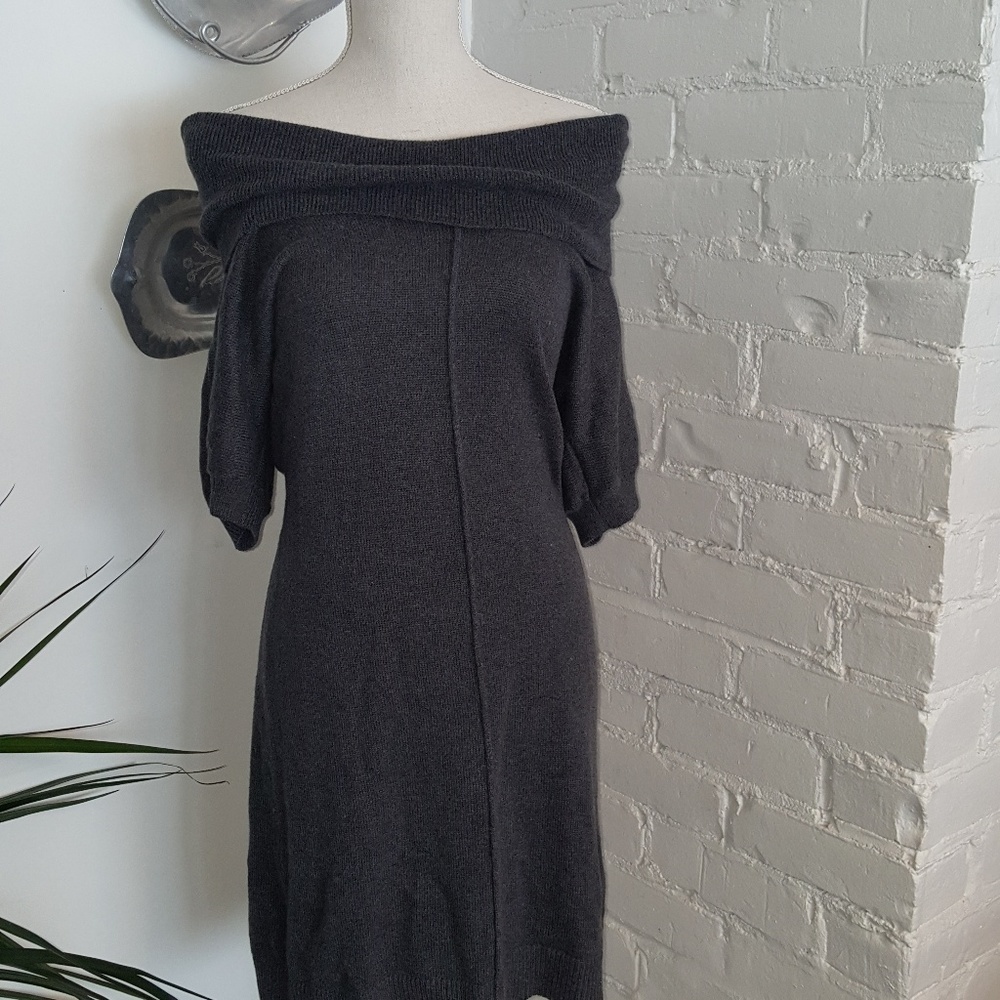 Banana Republic  sz S off shoulder knit dress